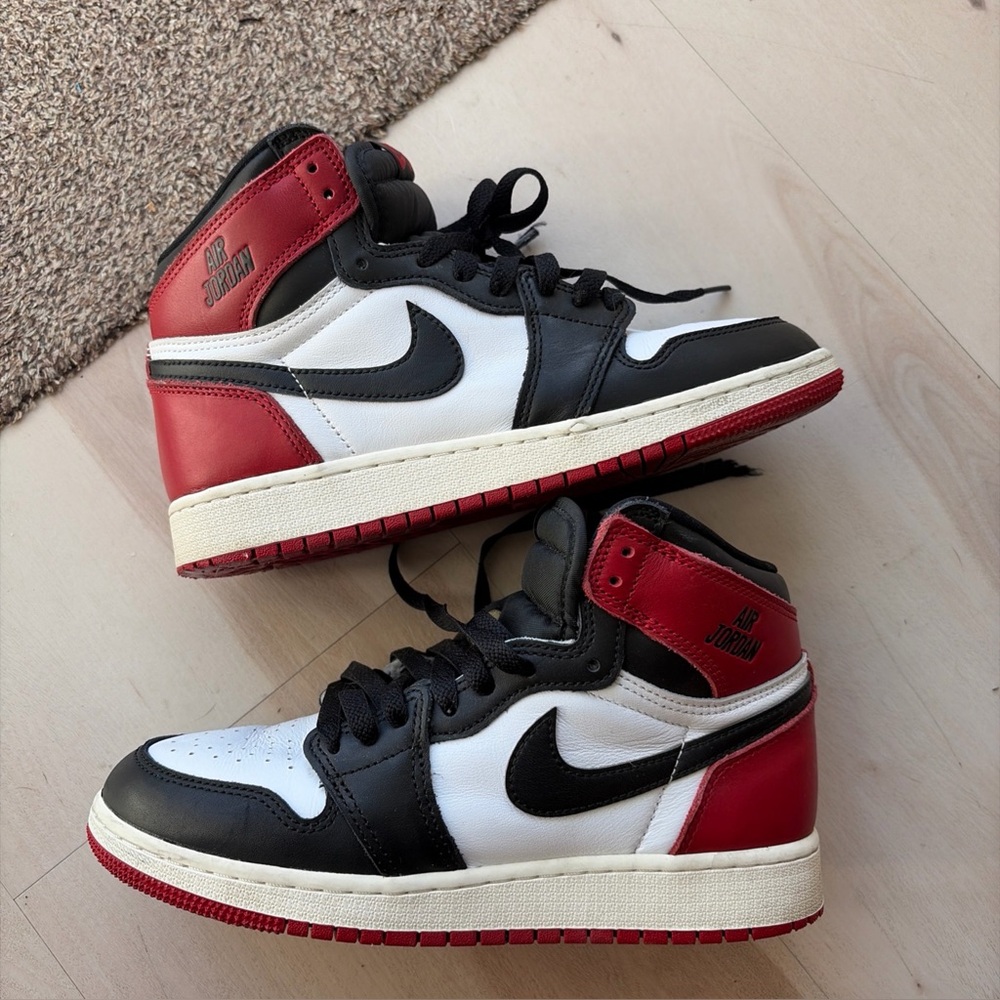 Jordan 1 retro high OG black toe chicago 2024 GS sz 5y